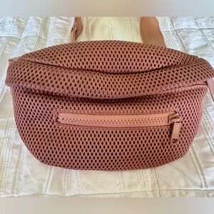 Dagne Dover - Ace Neoprene Fanny Pack in Dune Mesh